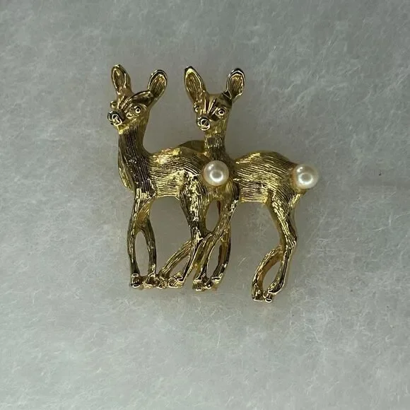 Vintage Avon twin fawns faux fur tails pin brooch - Picture 2 of 6